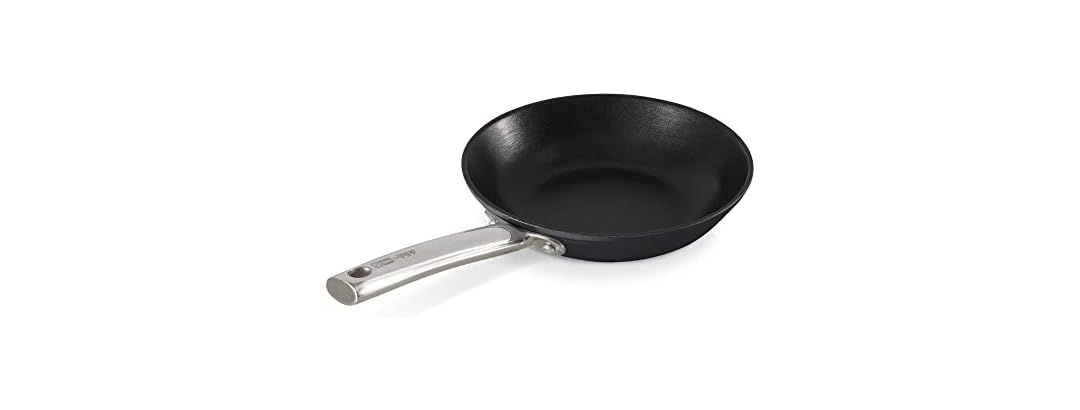 DASH Delish 8" Lightweight Cast Iron Pan