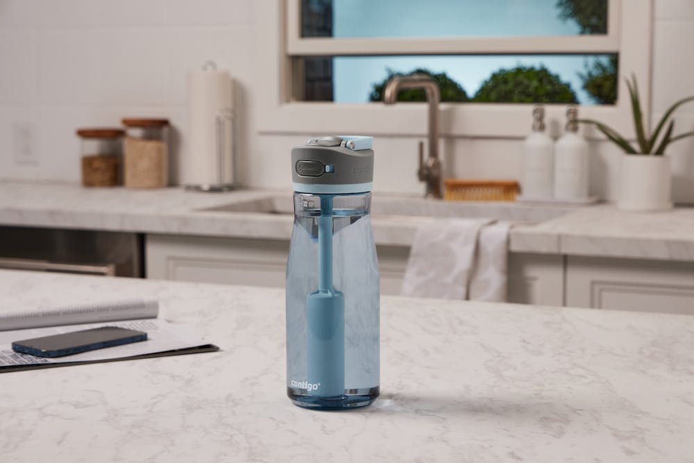 Contigo® Wells Plastic Filter Water Bottle with AUTOSPOUT® Straw Lid, 32 Oz.
