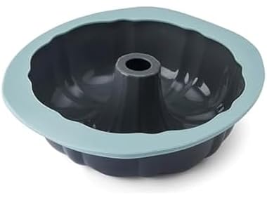 Chicago Metallic Silicone Fluted Cake Pan