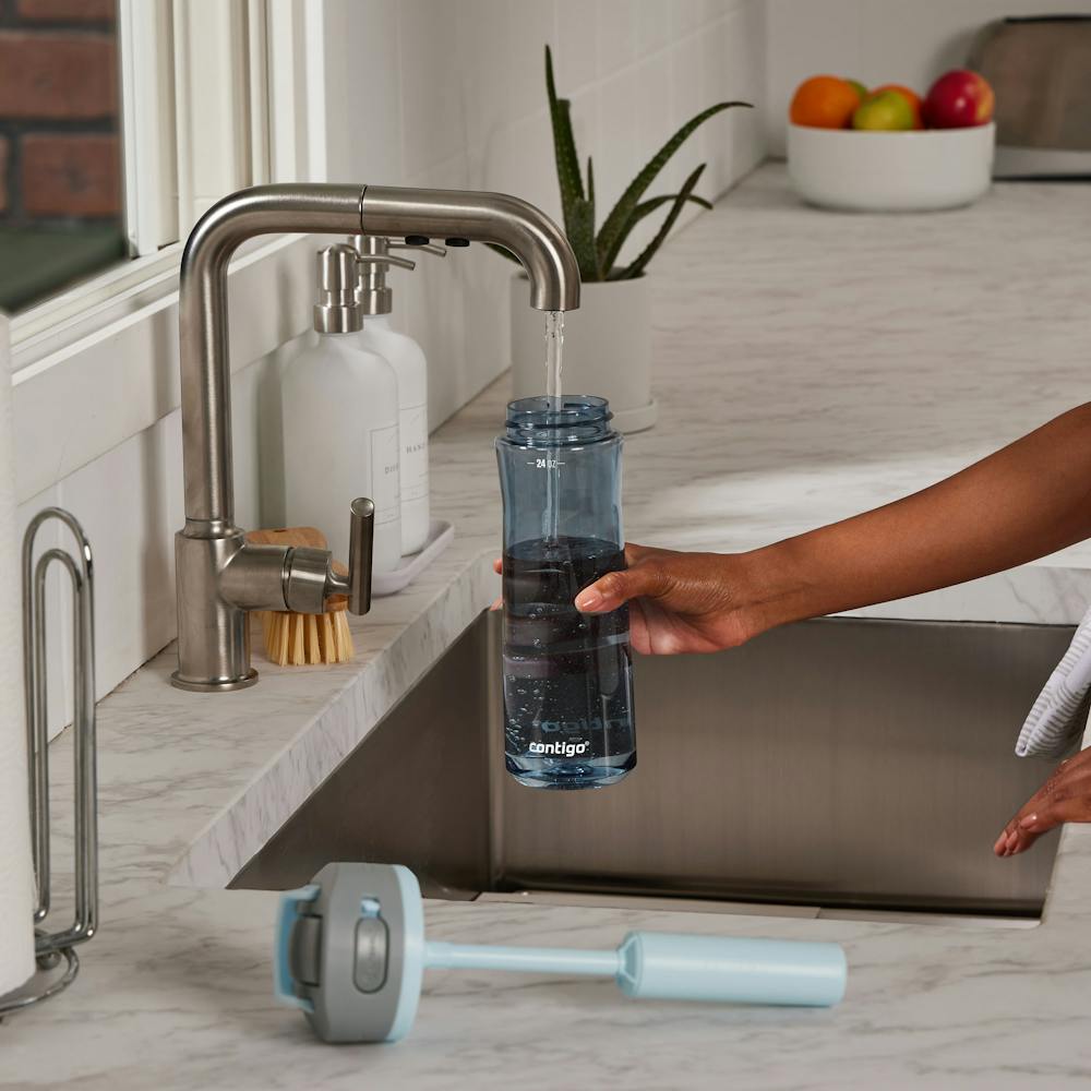 Contigo® Wells Plastic Filter Water Bottle with AUTOSPOUT® Straw Lid and Replacement Filter, 24 Oz.